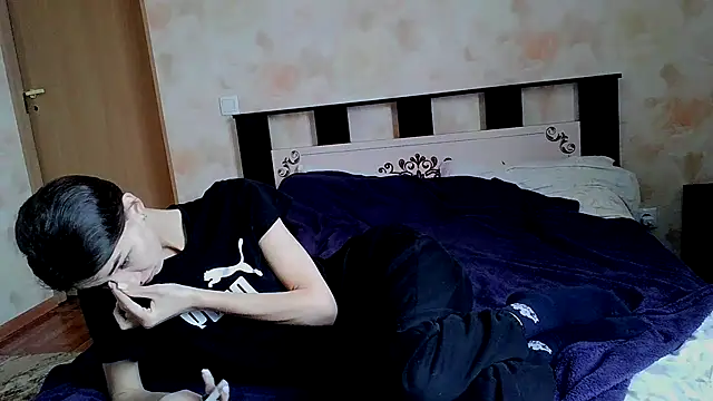 Snapshot of Crazy_Empresis chatting on 12.04.25 Crazy Empresis online show from 12.04.25