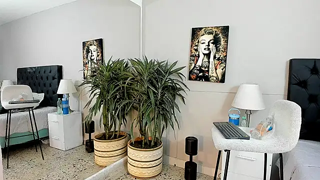 Snapshot of emilio_brandon chatting on 10.07.25 emilio brandon online show from 10.07.25