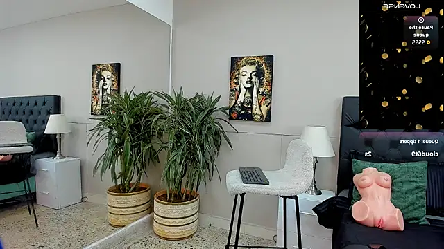 Snapshot of emilio_brandon chatting on 10.12.25 emilio brandon online show from 10.12.25