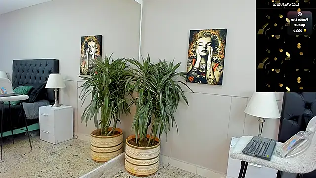 Snapshot of emilio_brandon chatting on 10.15.25 emilio brandon online show from 10.15.25