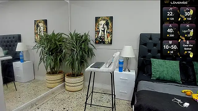 Snapshot of emilio_brandon chatting on 10.20.25 emilio brandon online show from 10.20.25