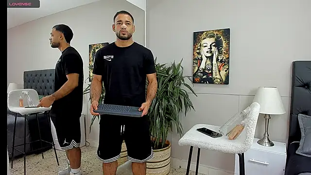 Snapshot of emilio_brandon chatting on 10.24.25 emilio brandon online show from 10.24.25