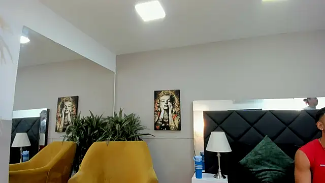 Snapshot of emilio_brandon chatting on 11.09.25 emilio brandon online show from 11.09.25