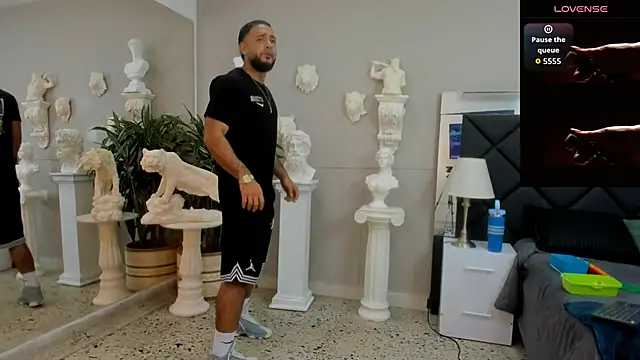 Snapshot of emilio_brandon chatting on 11.18.25 emilio brandon online show from 11.18.25