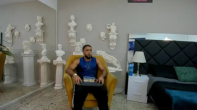 Snapshot of emilio_brandon chatting on 11.26.25 emilio brandon online show from 11.26.25