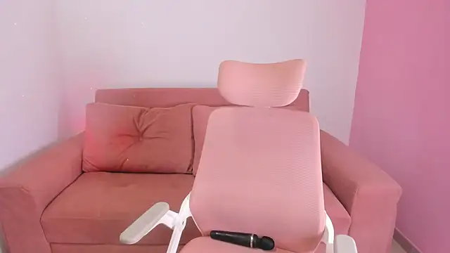 Emiss Jones online show from 01.10.26