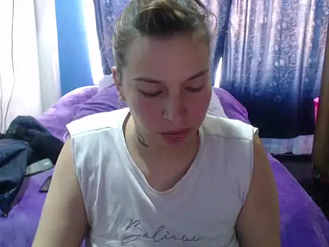 cloequeen15 online show from 09.30.25