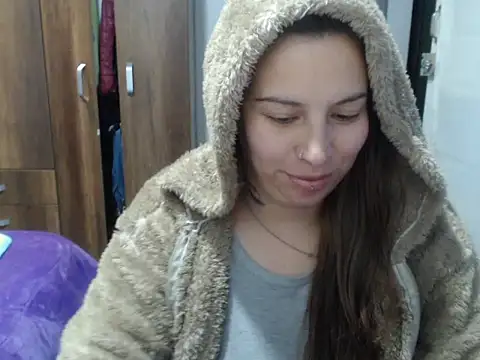 cloequeen15 online show from 10.23.25