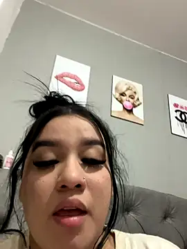 Snapshot of Aliciawhitee chatting on 11.10.25 Aliciawhitee online show from 11.10.25