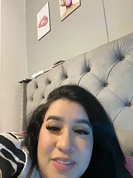Snapshot of Aliciawhitee chatting on 11.11.25 Aliciawhitee online show from 11.11.25