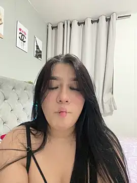 Snapshot of Aliciawhitee chatting on 12.14.25 Aliciawhitee online show from 12.14.25