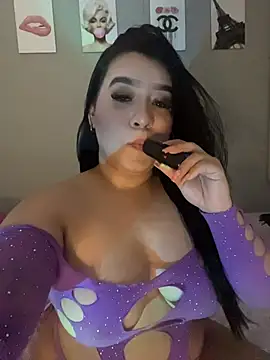 Snapshot of Aliciawhitee chatting on 03.12.26 Aliciawhitee online show from 03.12.26