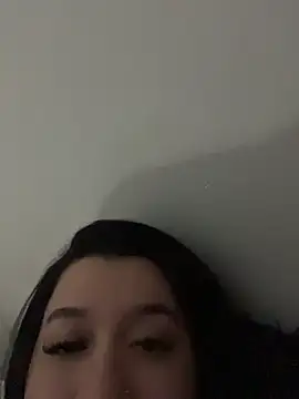 Snapshot of Aliciawhitee chatting on 04.28.26 Aliciawhitee online show from 04.28.26