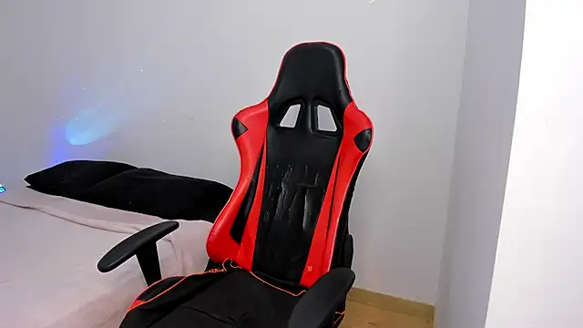 Snapshot of hannah_miltonn chatting on 03.07.26 hannah miltonn online show from 03.07.26