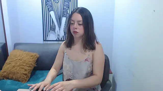 LiaGlow online show from 09.13.25