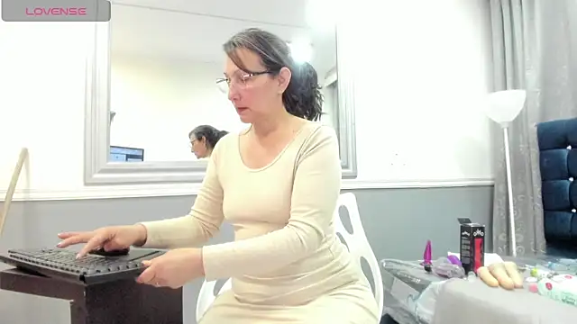 Oriana Jhonson online show from 06.12.26