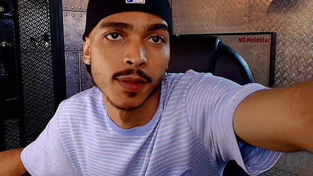 Snapshot of MarcusRain_ chatting on 10.07.25 MarcusRain online show from 10.07.25