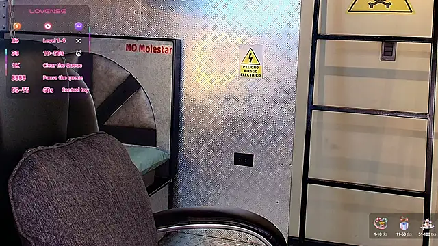 Snapshot of MarcusRain_ chatting on 10.09.25 MarcusRain online show from 10.09.25