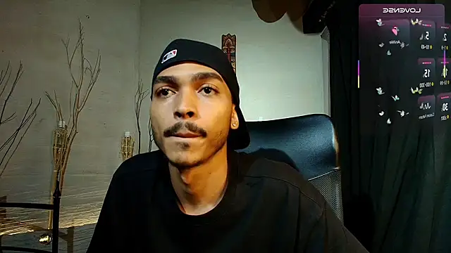 Snapshot of MarcusRain_ chatting on 10.17.25 MarcusRain online show from 10.17.25