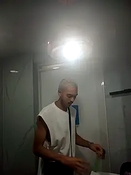 Snapshot of MarcusRain_ chatting on 10.27.25 MarcusRain online show from 10.27.25