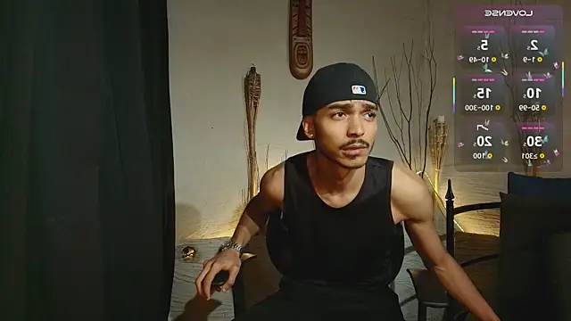 Snapshot of MarcusRain_ chatting on 11.11.25 MarcusRain online show from 11.11.25