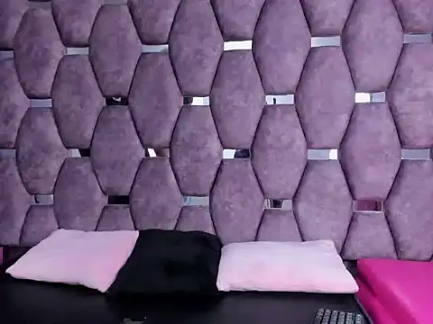 Snapshot of hazel_18_ chatting on 04.09.26 hazel 18 online show from 04.09.26