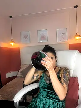 Esmeralda CO online show from 12.05.25