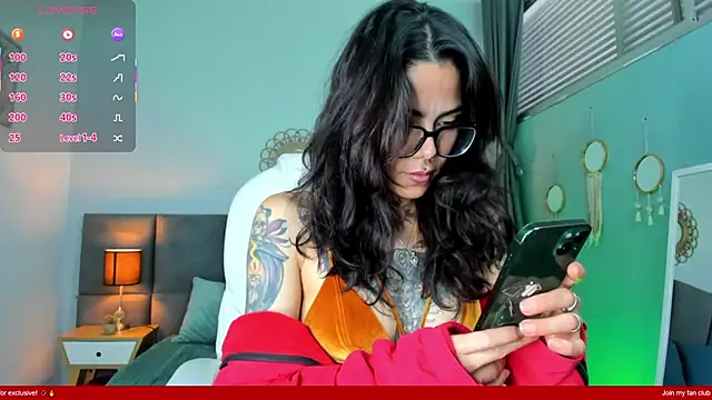 Esmeralda CO online show from 03.04.26