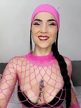 Snapshot of jamila_zair chatting on 10.21.25 jamila zair online show from 10.21.25