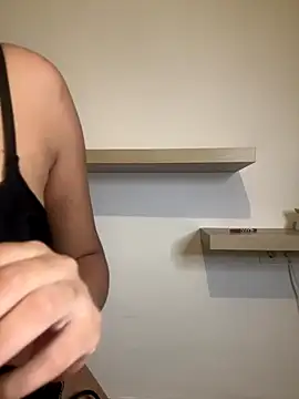 Snapshot of Fatiel1256 chatting on 11.08.25 Fatiel1256 online show from 11.08.25