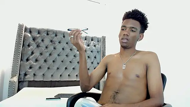 Snapshot of nero_reyd chatting on 10.16.25 nero reyd online show from 10.16.25