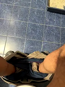 Snapshot of maialexte chatting on 12.16.25 maialexte online show from 12.16.25