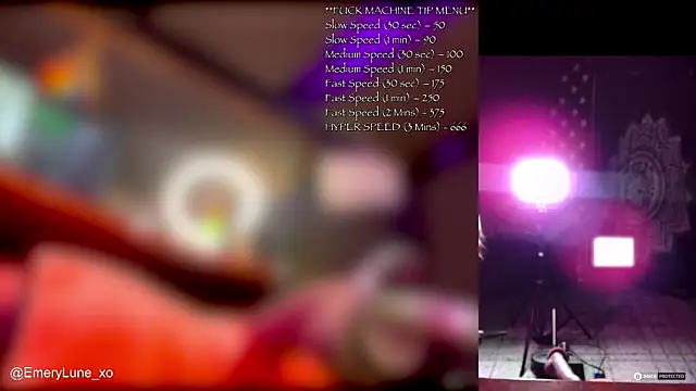Snapshot of EmeryLune_xo chatting on 11.19.25 EmeryLune xo online show from 11.19.25