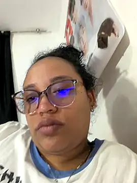 Snapshot of angels_evil chatting on 12.02.25 angels evil online show from 12.02.25