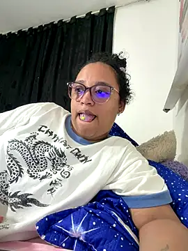 Snapshot of angels_evil chatting on 12.03.25 angels evil online show from 12.03.25