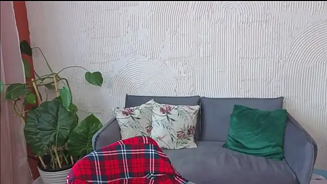 Snapshot of Vel1ka chatting on 09.16.25 Vel1ka online show from 09.16.25