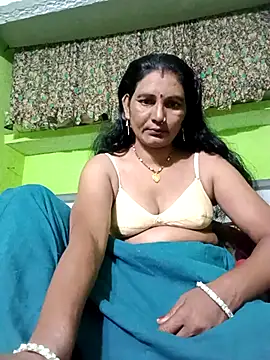 Snapshot of ZIVAA chatting on 10.26.25 ZIVAA online show from 10.26.25