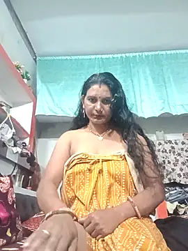 Snapshot of ZIVAA chatting on 10.30.25 ZIVAA online show from 10.30.25