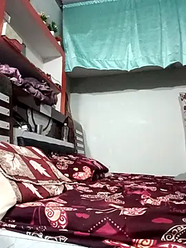 Snapshot of ZIVAA chatting on 11.04.25 ZIVAA online show from 11.04.25