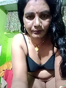 Snapshot of ZIVAA chatting on 11.05.25 ZIVAA online show from 11.05.25