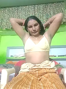 Snapshot of ZIVAA chatting on 11.13.25 ZIVAA online show from 11.13.25