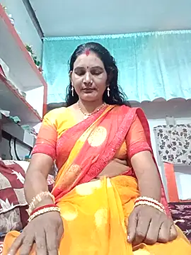 Snapshot of ZIVAA chatting on 11.18.25 ZIVAA online show from 11.18.25