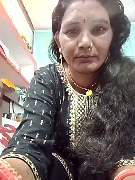 Snapshot of ZIVAA chatting on 11.19.25 ZIVAA online show from 11.19.25