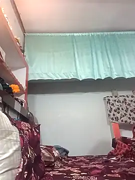 Snapshot of ZIVAA chatting on 11.20.25 ZIVAA online show from 11.20.25