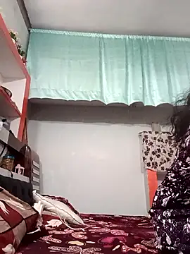 Snapshot of ZIVAA chatting on 11.22.25 ZIVAA online show from 11.22.25