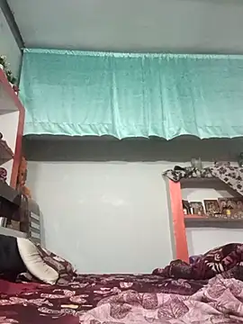 Snapshot of ZIVAA chatting on 11.28.25 ZIVAA online show from 11.28.25