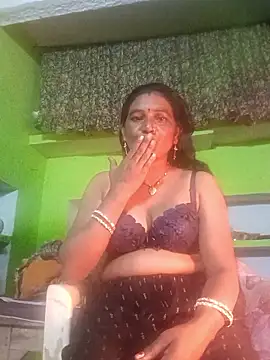 Snapshot of ZIVAA chatting on 11.29.25 ZIVAA online show from 11.29.25