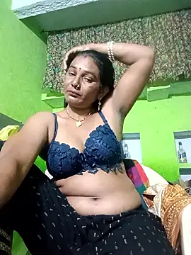 Snapshot of ZIVAA chatting on 12.05.25 ZIVAA online show from 12.05.25