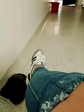 Snapshot of Alisson_Milf chatting on 02.23.26 Alisson Milf online show from 02.23.26