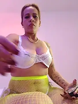 Snapshot of Alisson_Milf chatting on 02.25.26 Alisson Milf online show from 02.25.26